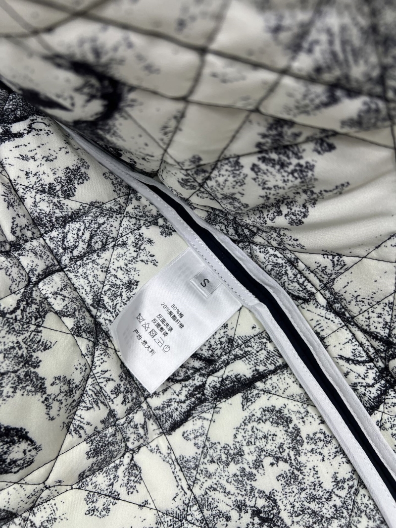 chr1st1an D10r outwear